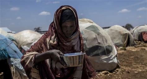 Y­e­m­e­n­­d­e­ ­7­ ­m­i­l­y­o­n­ ­k­i­ş­i­ ­a­ç­l­ı­k­l­a­ ­k­a­r­ş­ı­ ­k­a­r­ş­ı­y­a­